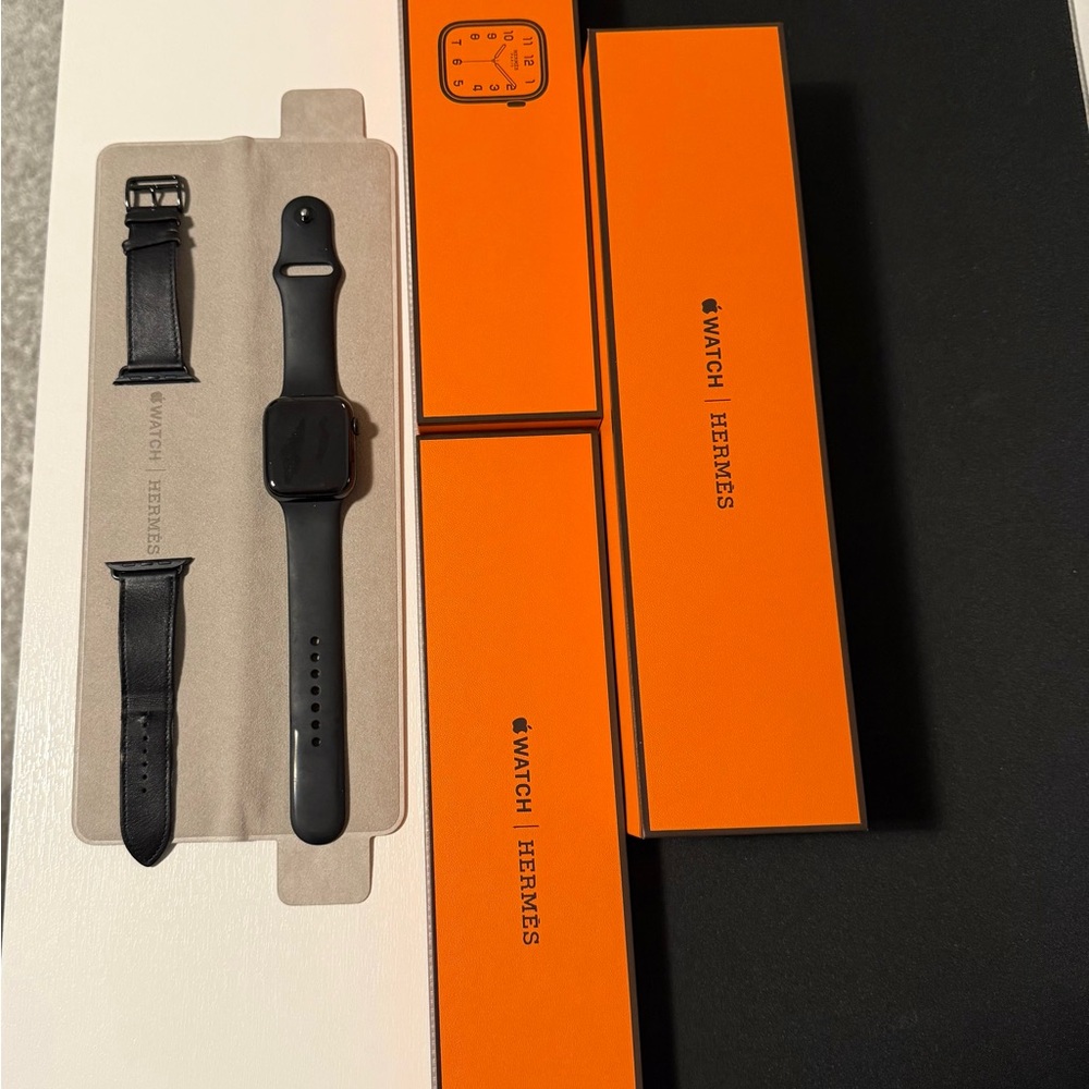 Hermès Black Apple Watch with Orange Box